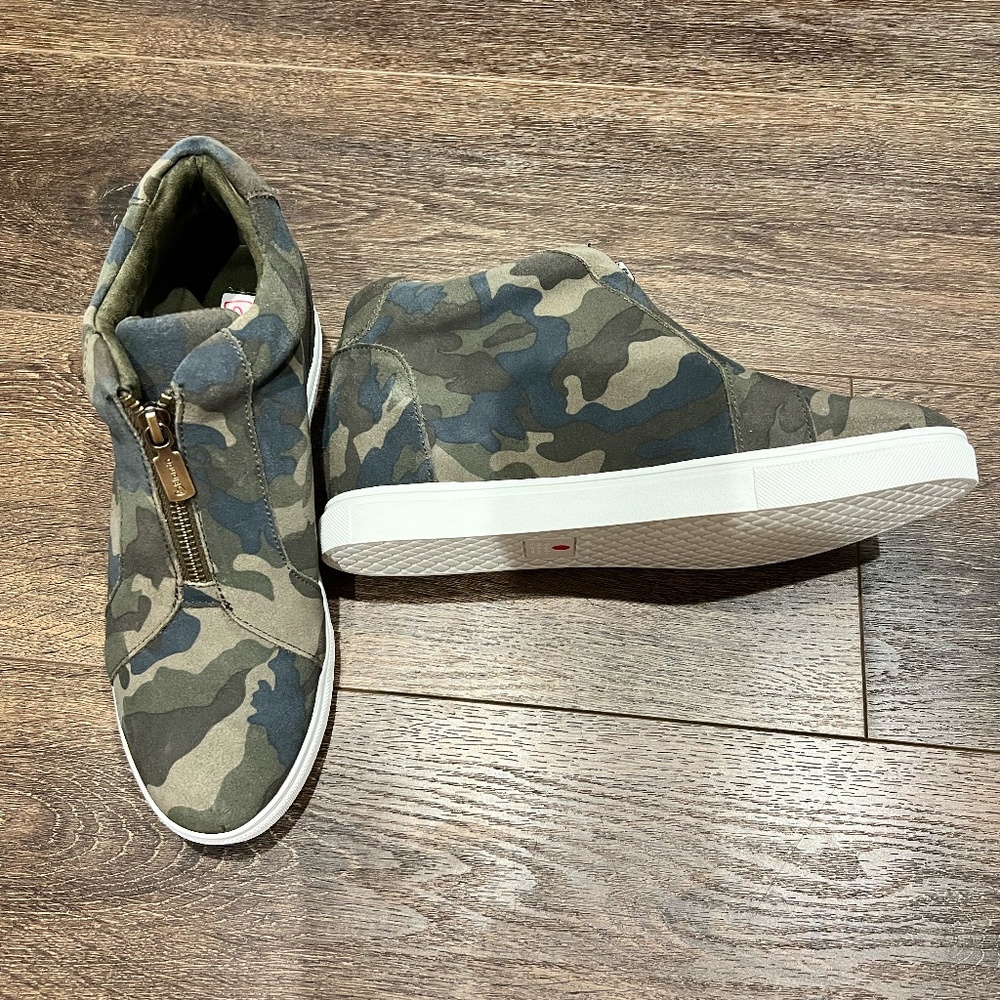 Blondo Camo Winter Booties